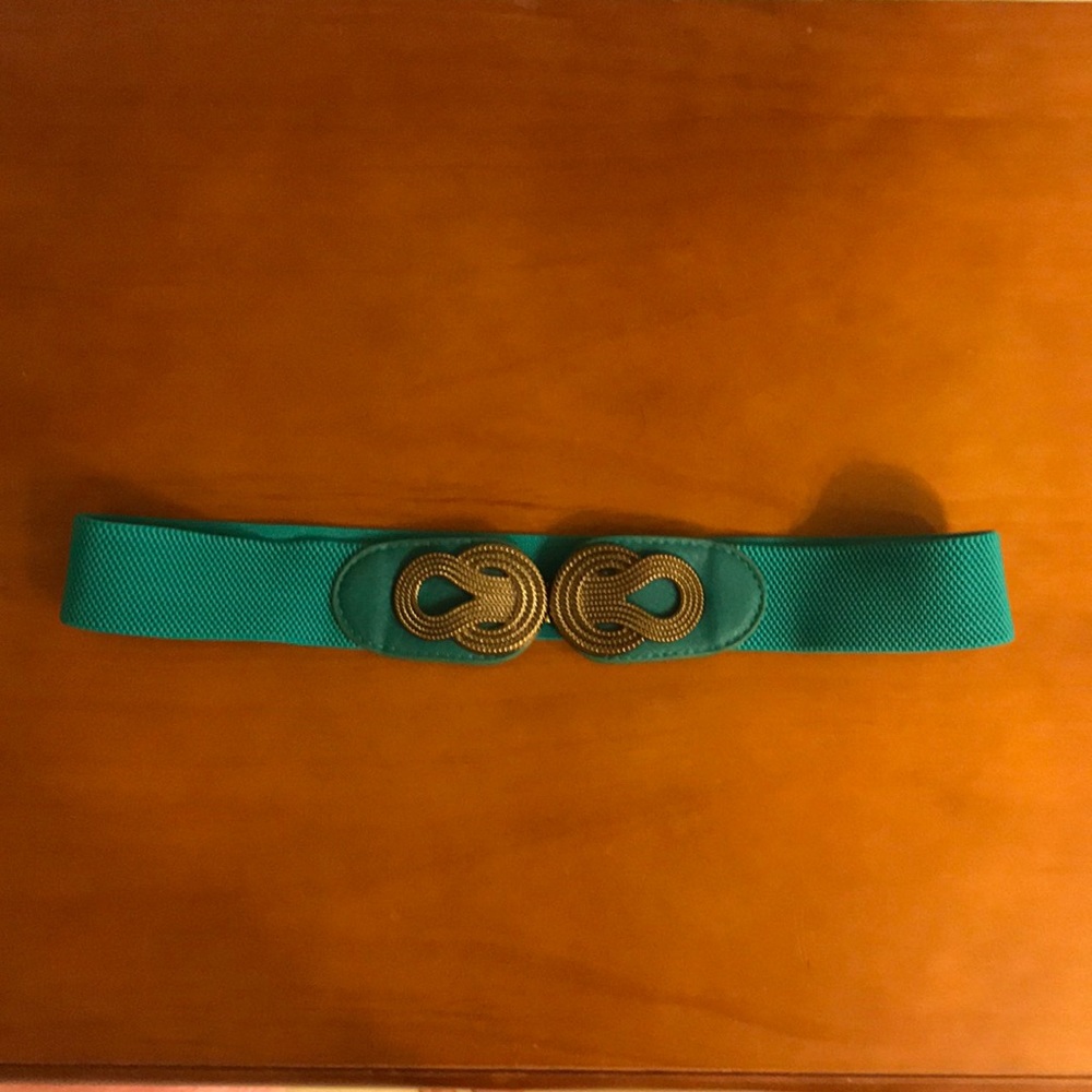 Elastic belt